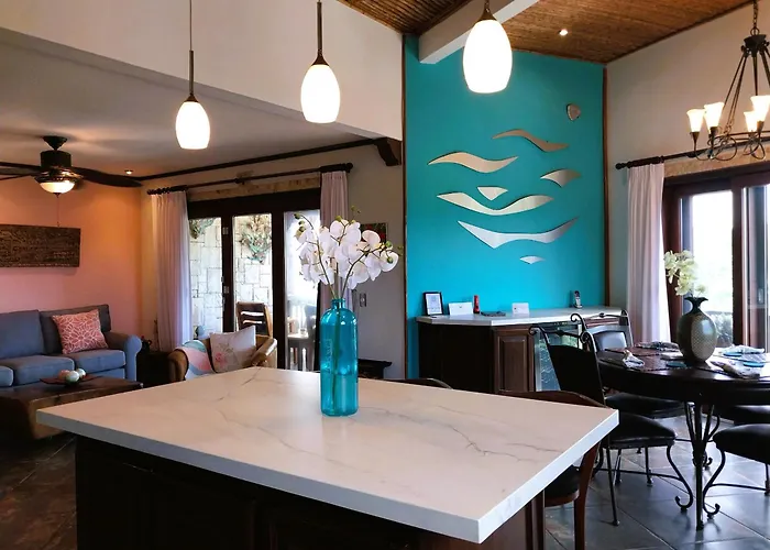 Сasa de vacaciones Penthouse With Pacific Sunset Views - Flamingo Rose Vista *